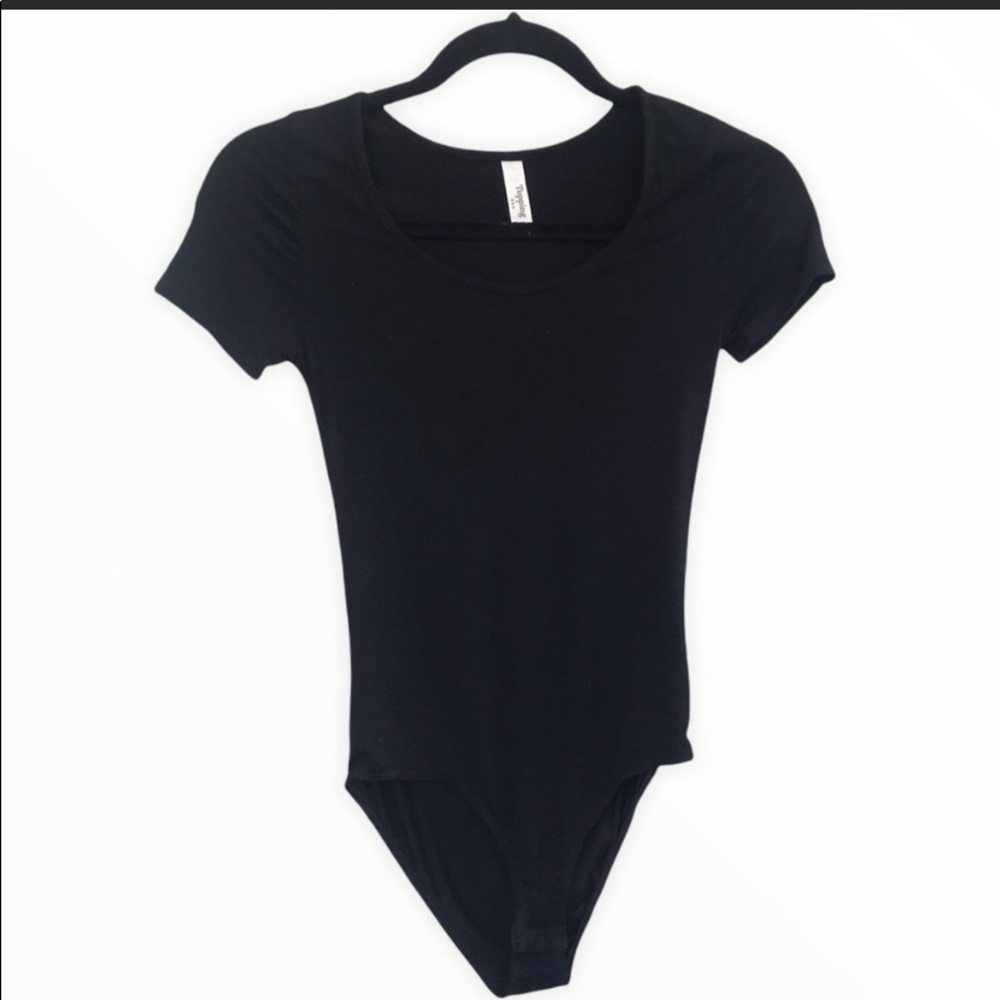 Topping black short sleeve bodysuit top with snap buttom closure